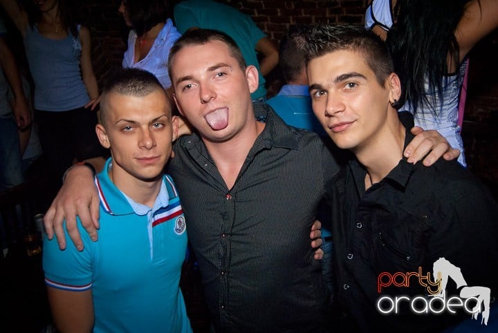 Vineri noaptea în Escape, 