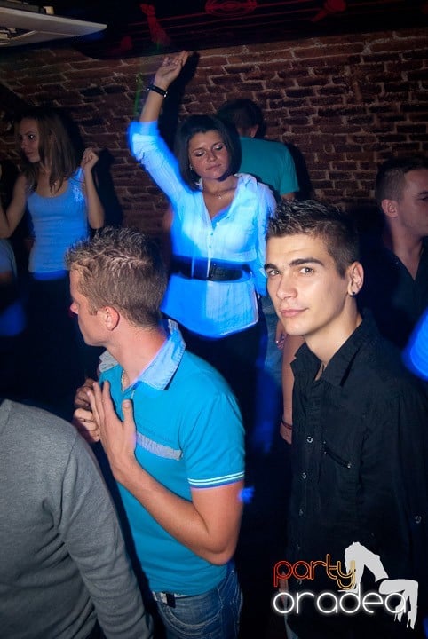 Vineri noaptea în Escape, 