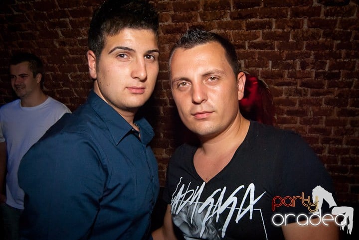 Vineri noaptea în Escape, 