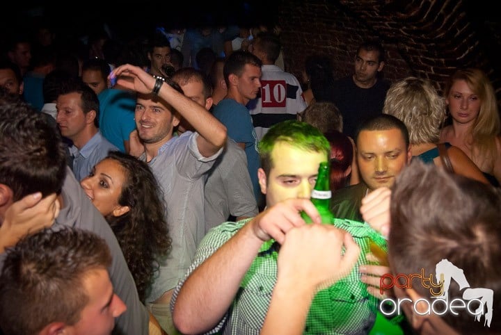 Vineri noaptea în Escape, 