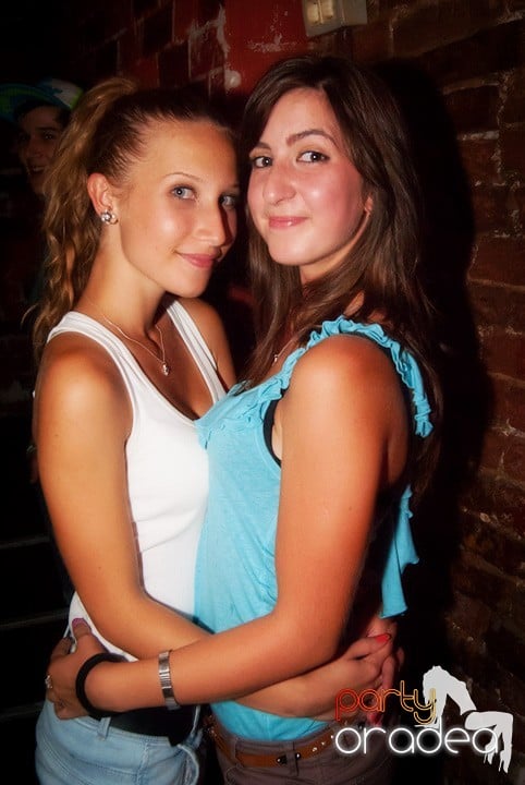 Vineri noaptea în Escape, 