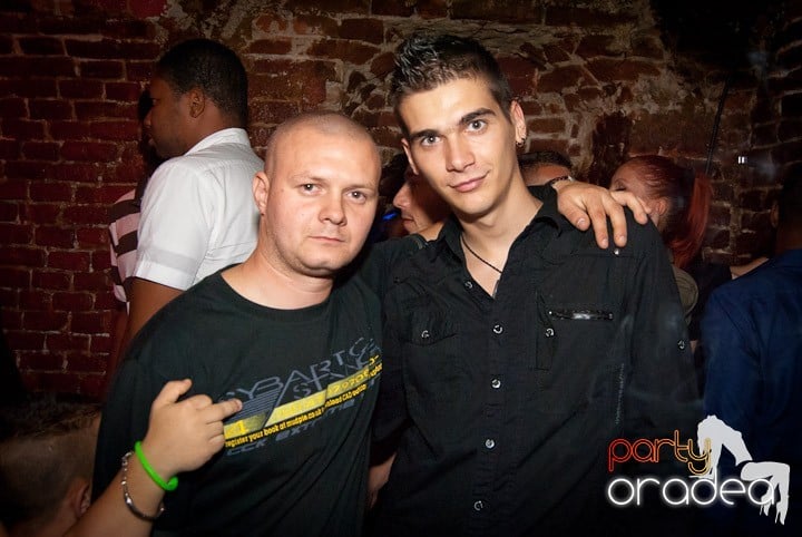 Vineri noaptea în Escape, 