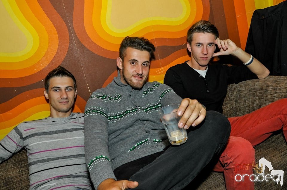 Vineri noaptea în Juice, Juice