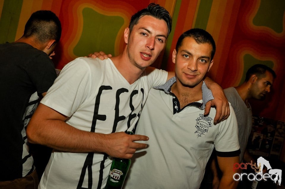 Vineri noaptea în Juice, Juice