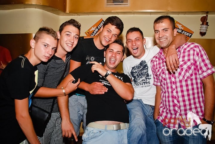 Vineri noaptea în Yellow, 