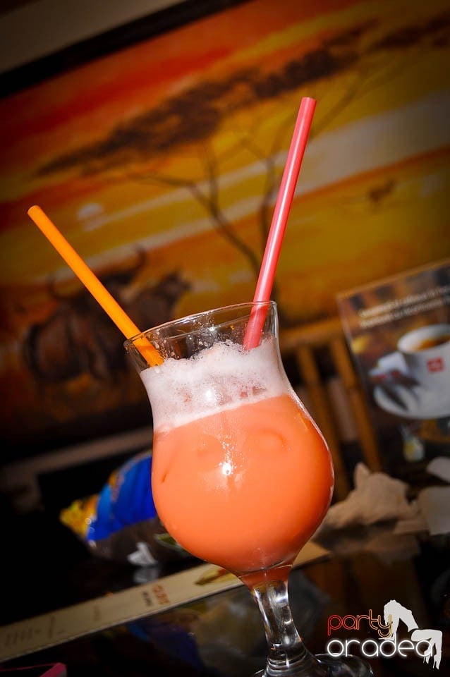 Vineri seara cântăm în Zulu Caffe, Zulu Caffe