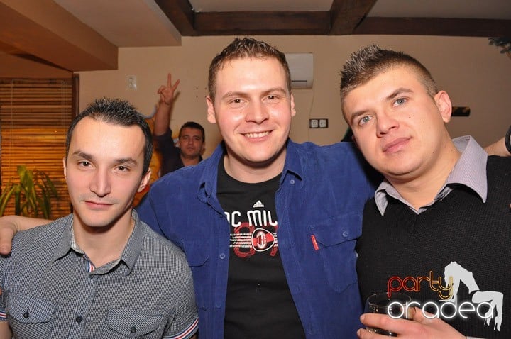 Vineri seara cântăm în Zulu Caffe, Zulu Caffe