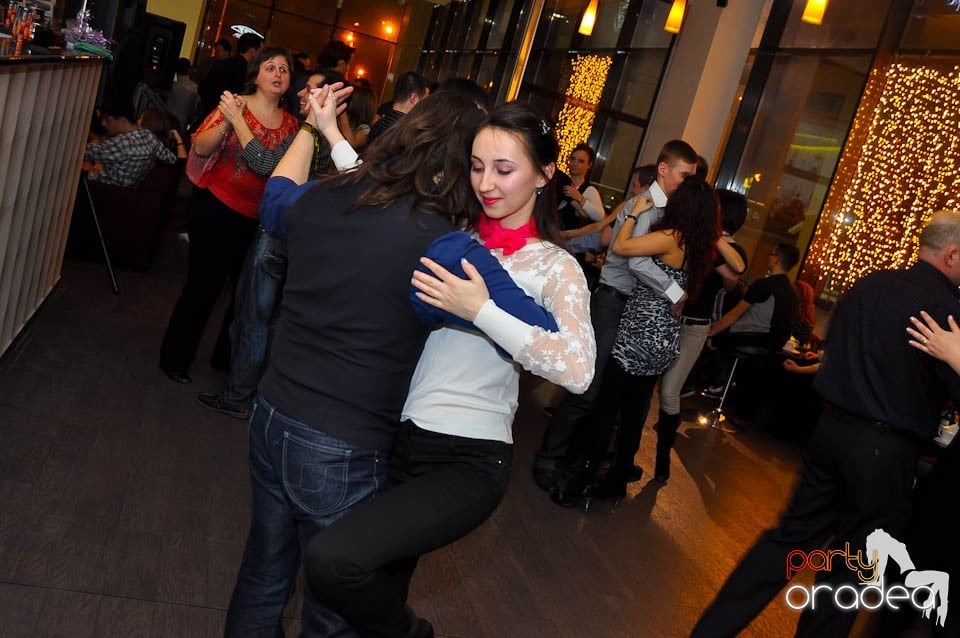 Vineri seara dansăm în Blondy's Art Café, 