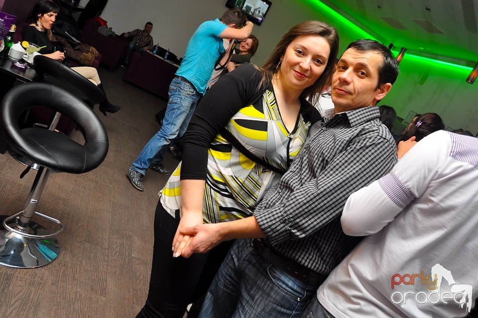 Vineri seara dansăm în Blondy's Art Café, 