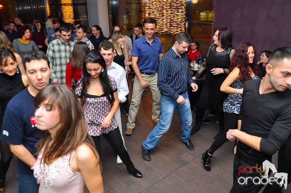 Vineri seara dansăm în Blondy's Art Café, 