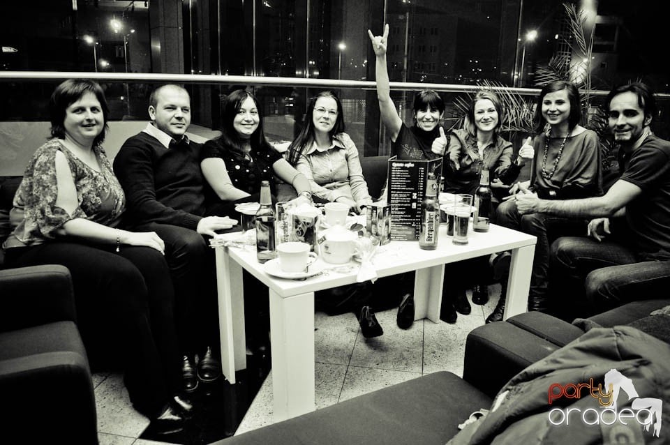 Vineri seara dansăm în Blondy's Art Café, 