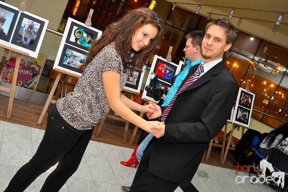 Vineri seara dansăm în Blondy's Art Café, 