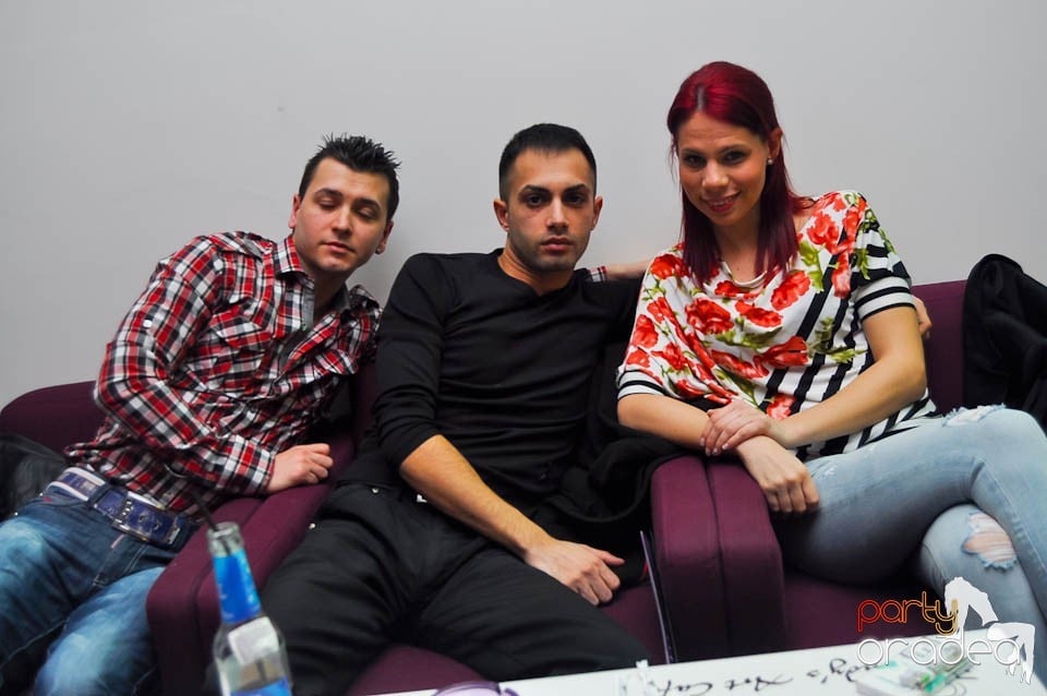 Vineri seara dansăm în Blondy's Art Café, 