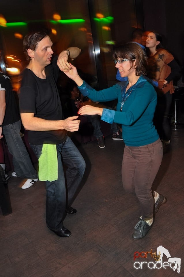 Vineri seara dansăm în Blondy's, 