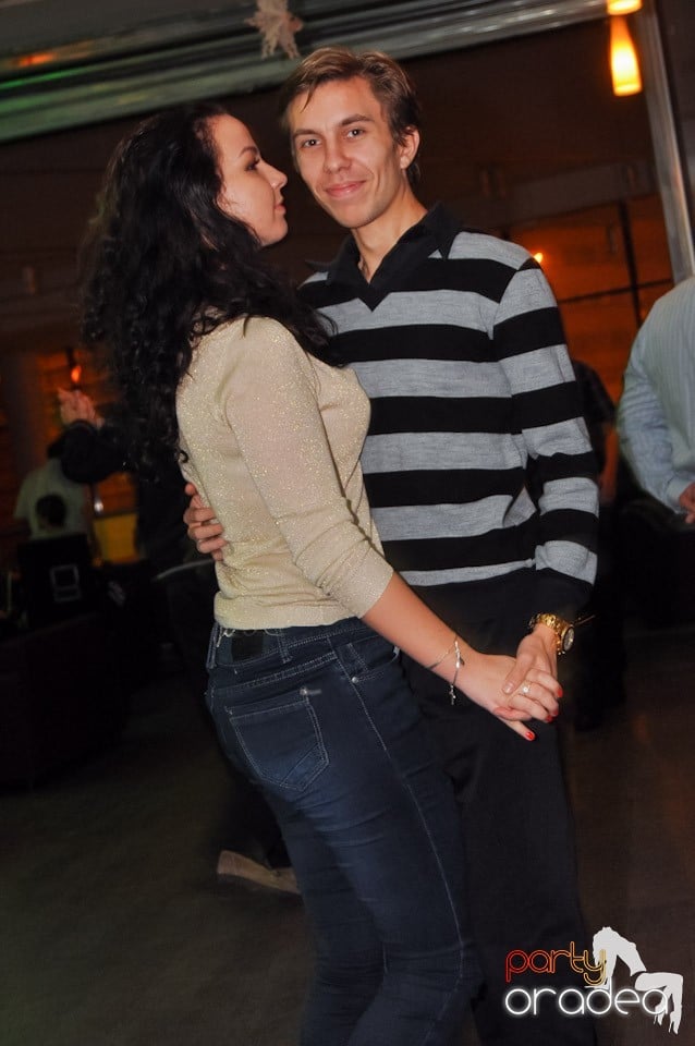 Vineri seara dansăm în Blondy's, 