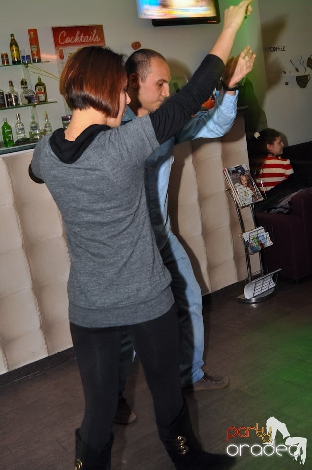 Vineri seara dansăm în Blondy's, 