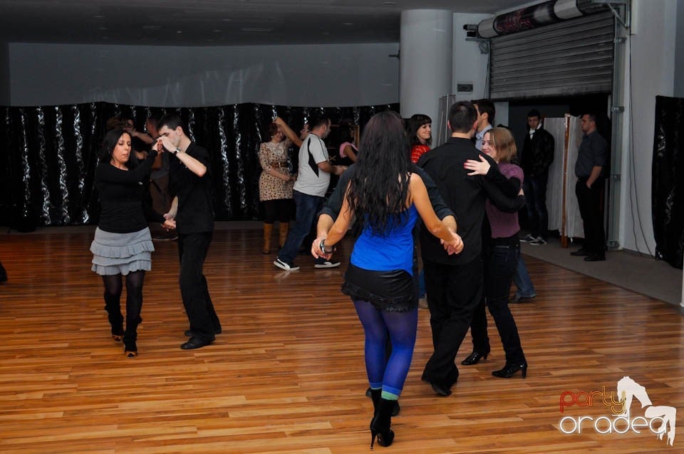 Vineri seara dansăm în Blondy's, 