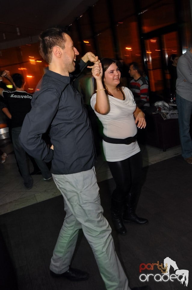 Vineri seara dansăm în Blondy's, 