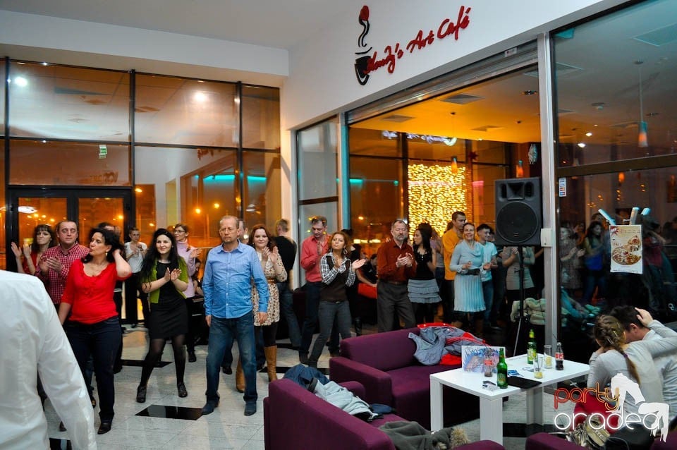 Vineri seara dansăm în Blondy's, 