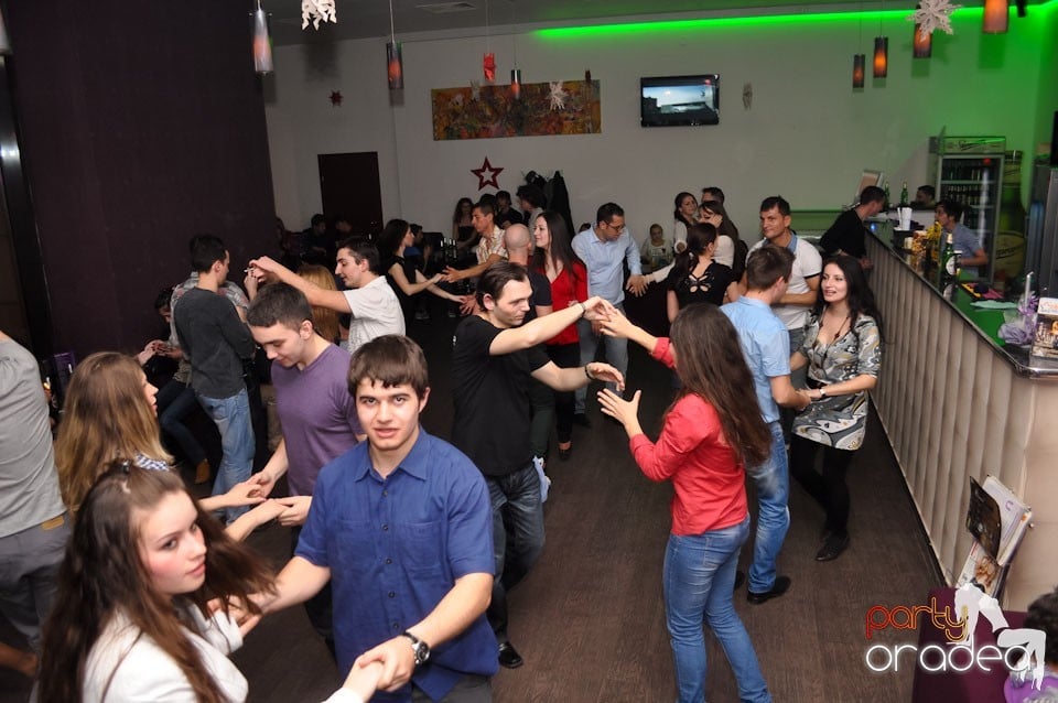 Vineri seara dansăm în Blondy's, 