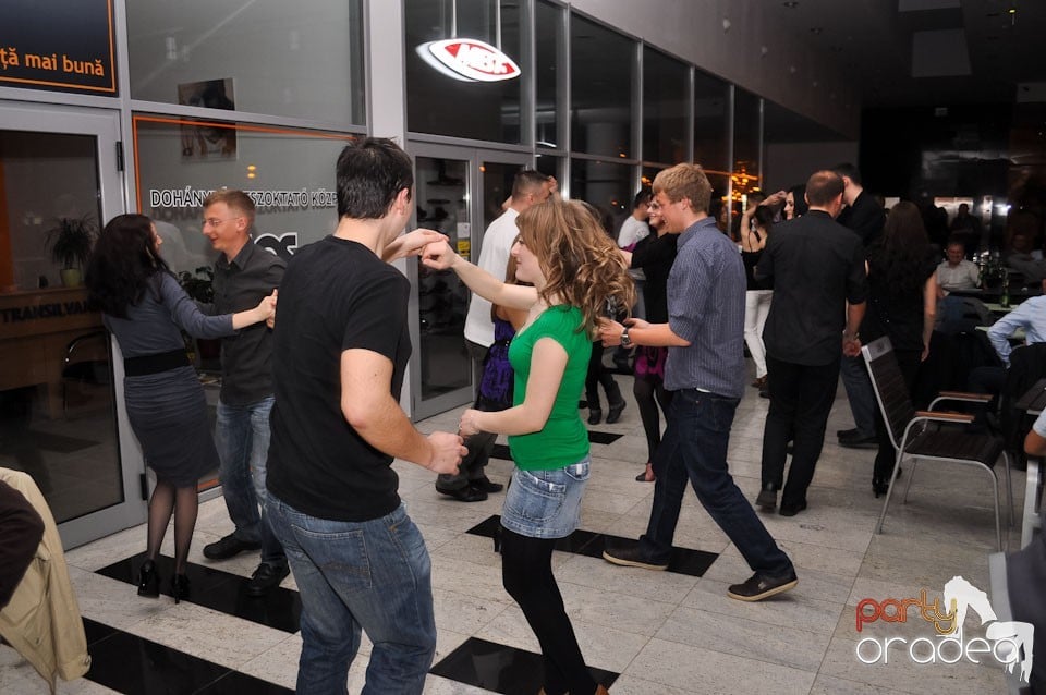 Vineri seara dansăm în Blondy's, 