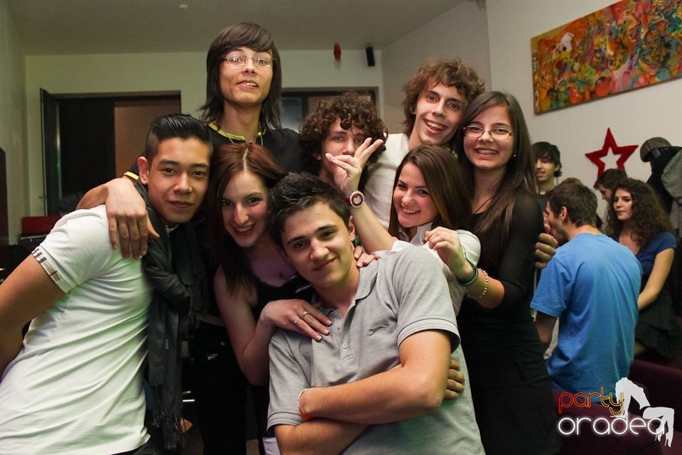 Vineri seara dansăm în Blondy's, 