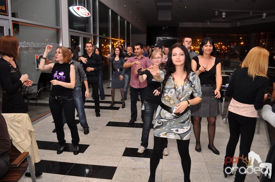 Vineri seara dansăm în Blondy's, 