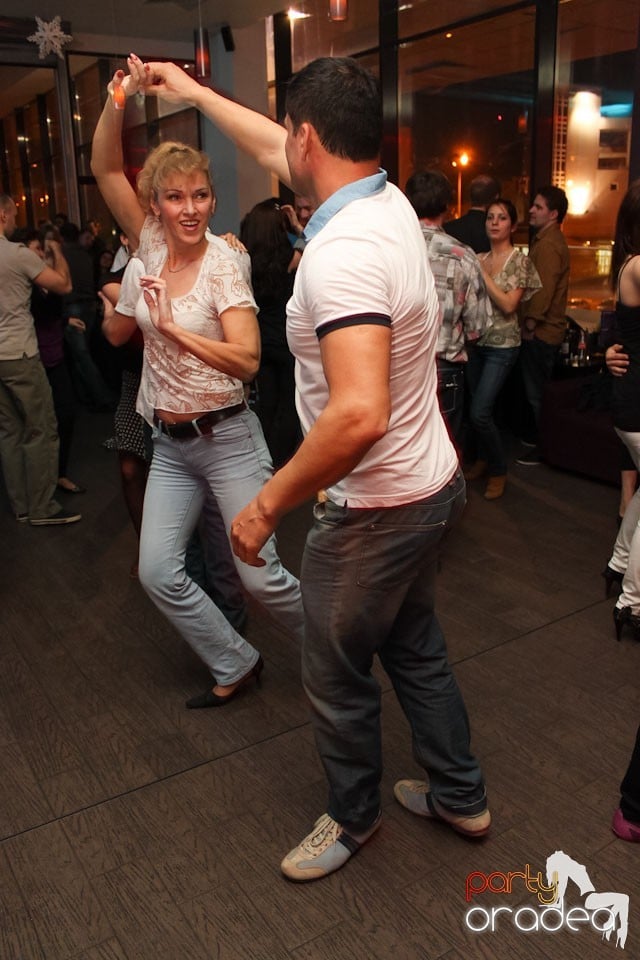 Vineri seara dansăm în Blondy's, 