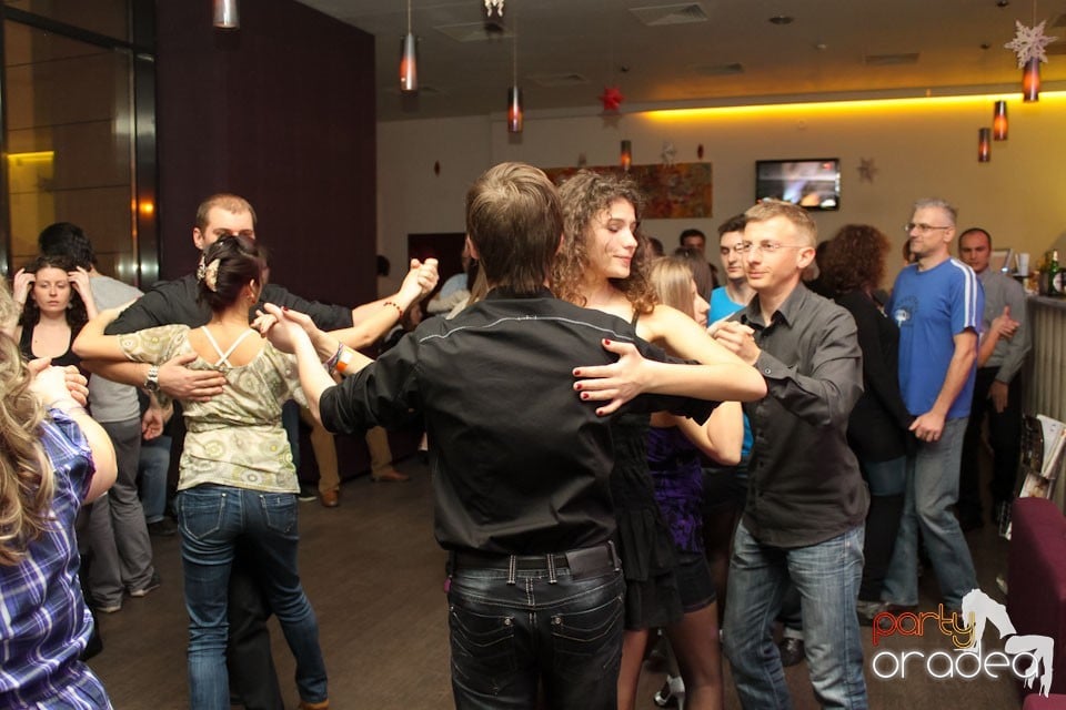 Vineri seara dansăm în Blondy's, 