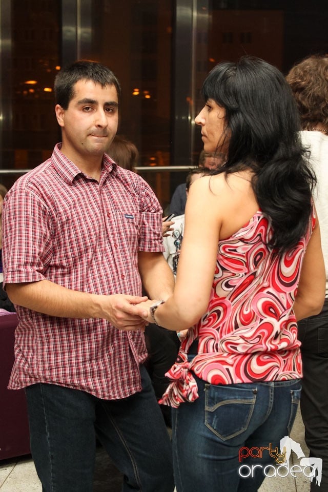 Vineri seara dansăm în Blondy's, 