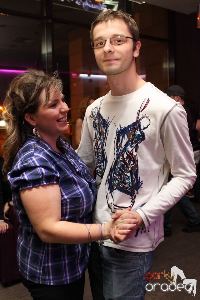 Vineri seara dansăm în Blondy's, 