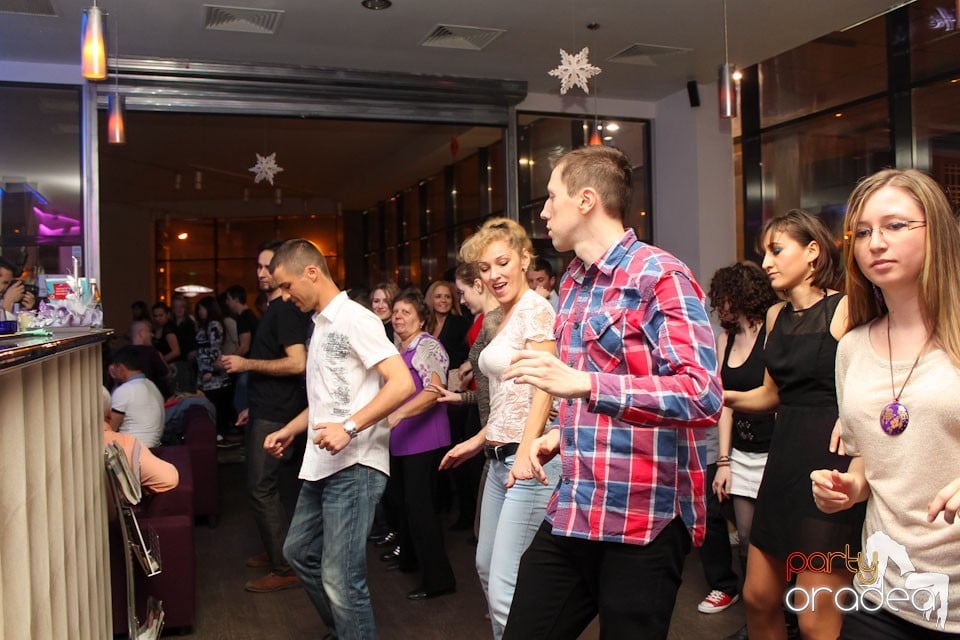 Vineri seara dansăm în Blondy's, 