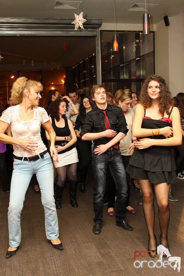 Vineri seara dansăm în Blondy's, 