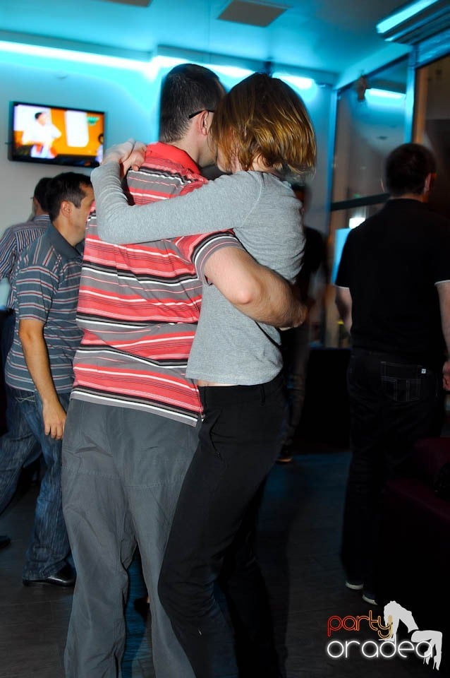 Vineri seara dansăm în Blondy's, 