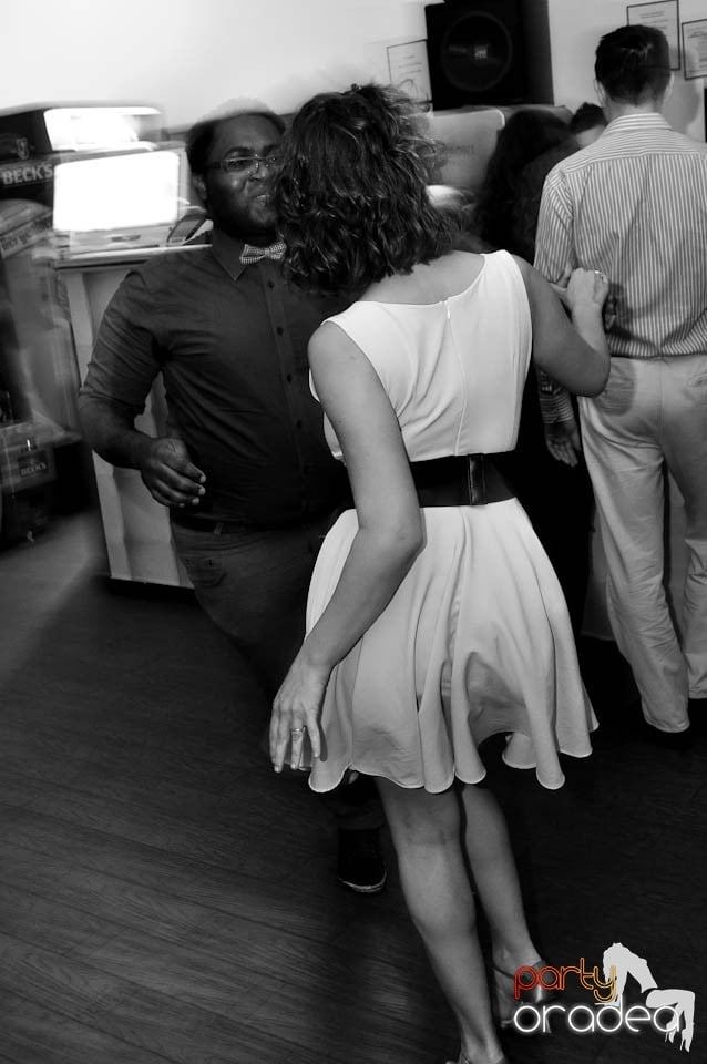 Vineri seara dansăm în Blondy's, 