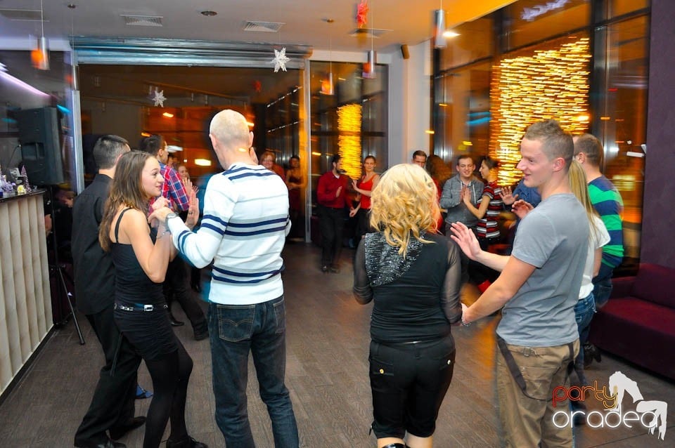 Vineri seara dansăm în Blondy's, 