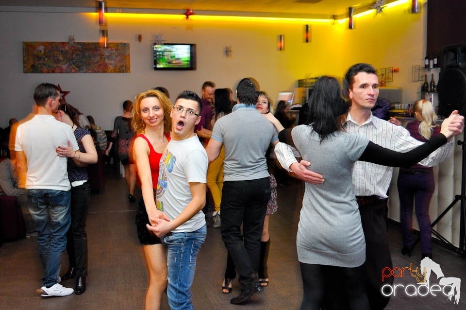Vineri seara dansăm în Blondy's, 