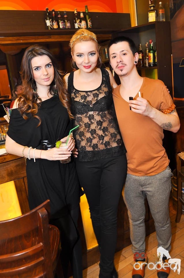 Vineri seara e party în Juice, Juice