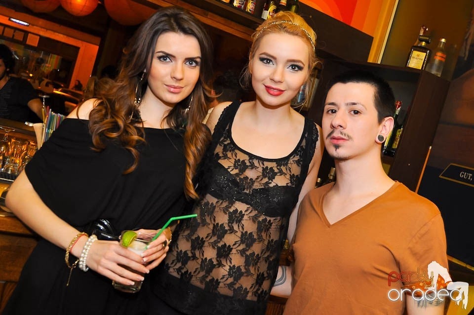 Vineri seara e party în Juice, Juice