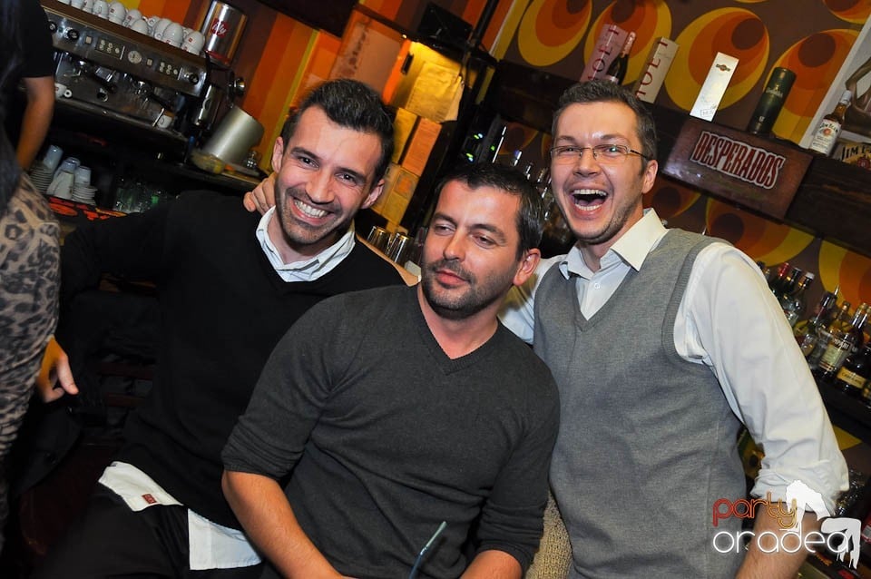 Vineri seara e party în Juice, Juice