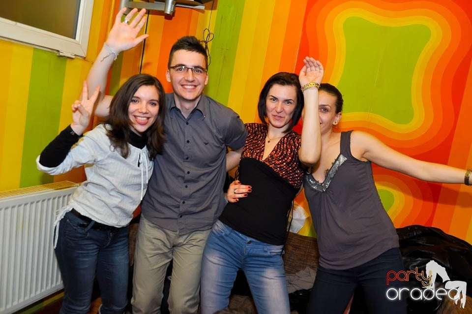 Vineri seara e party în Juice, Juice