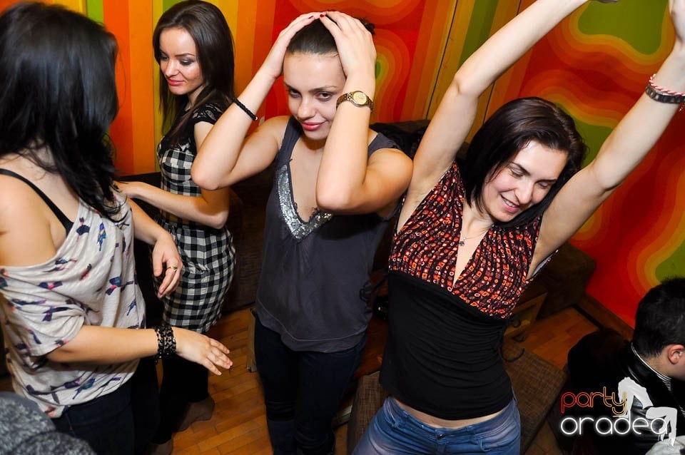 Vineri seara e party în Juice, Juice