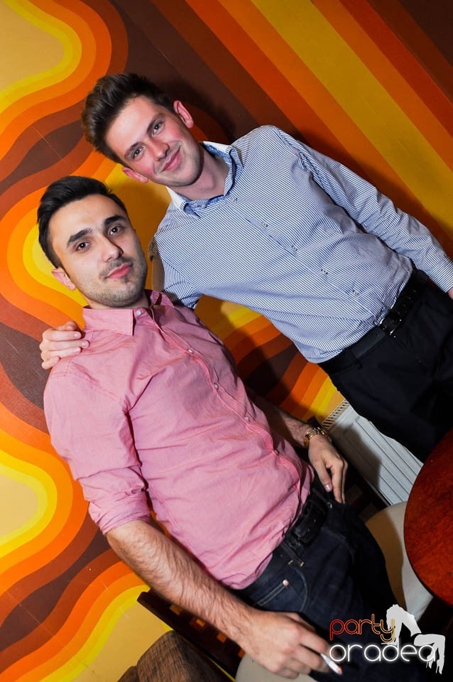 Vineri seara e party în Juice, Juice