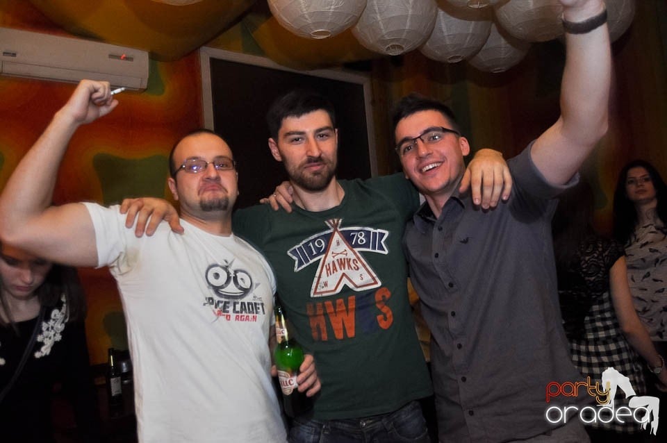 Vineri seara e party în Juice, Juice