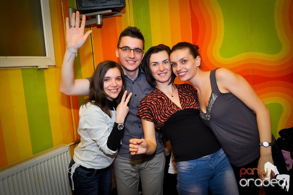 Vineri seara e party în Juice, Juice