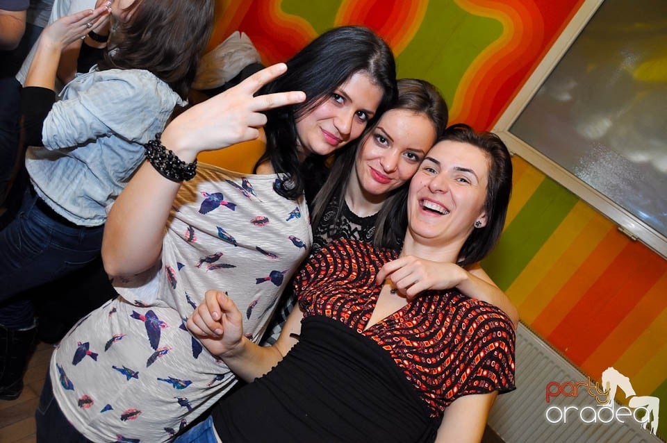 Vineri seara e party în Juice, Juice