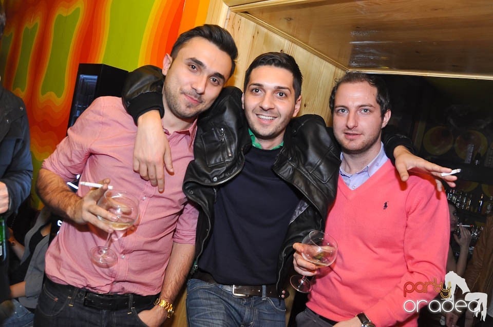 Vineri seara e party în Juice, Juice