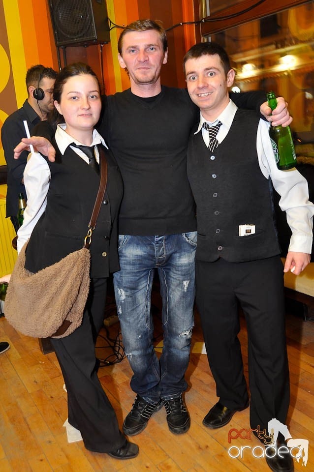 Vineri seara e party în Juice, Juice