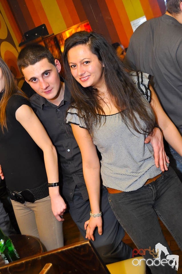 Vineri seara e party în Juice, Juice