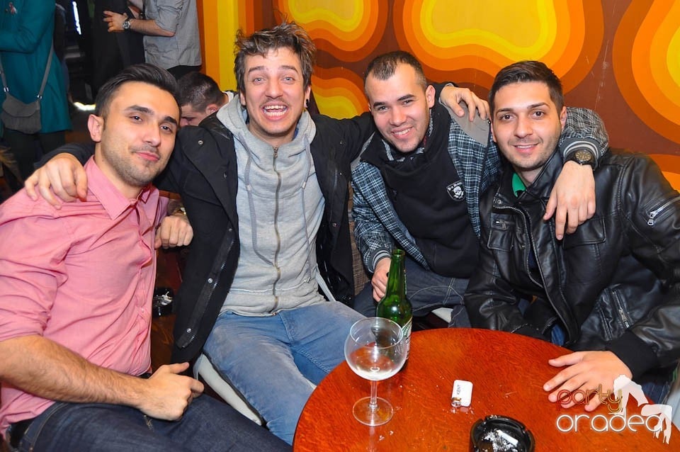 Vineri seara e party în Juice, Juice